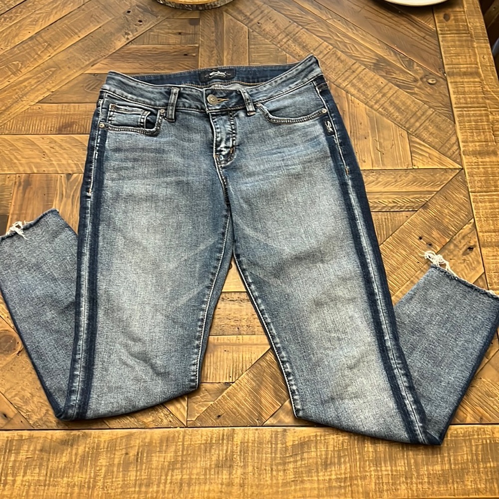 Silver Jeans. Size Waist 27, Length 27. Skinny Jeans with stripe detail